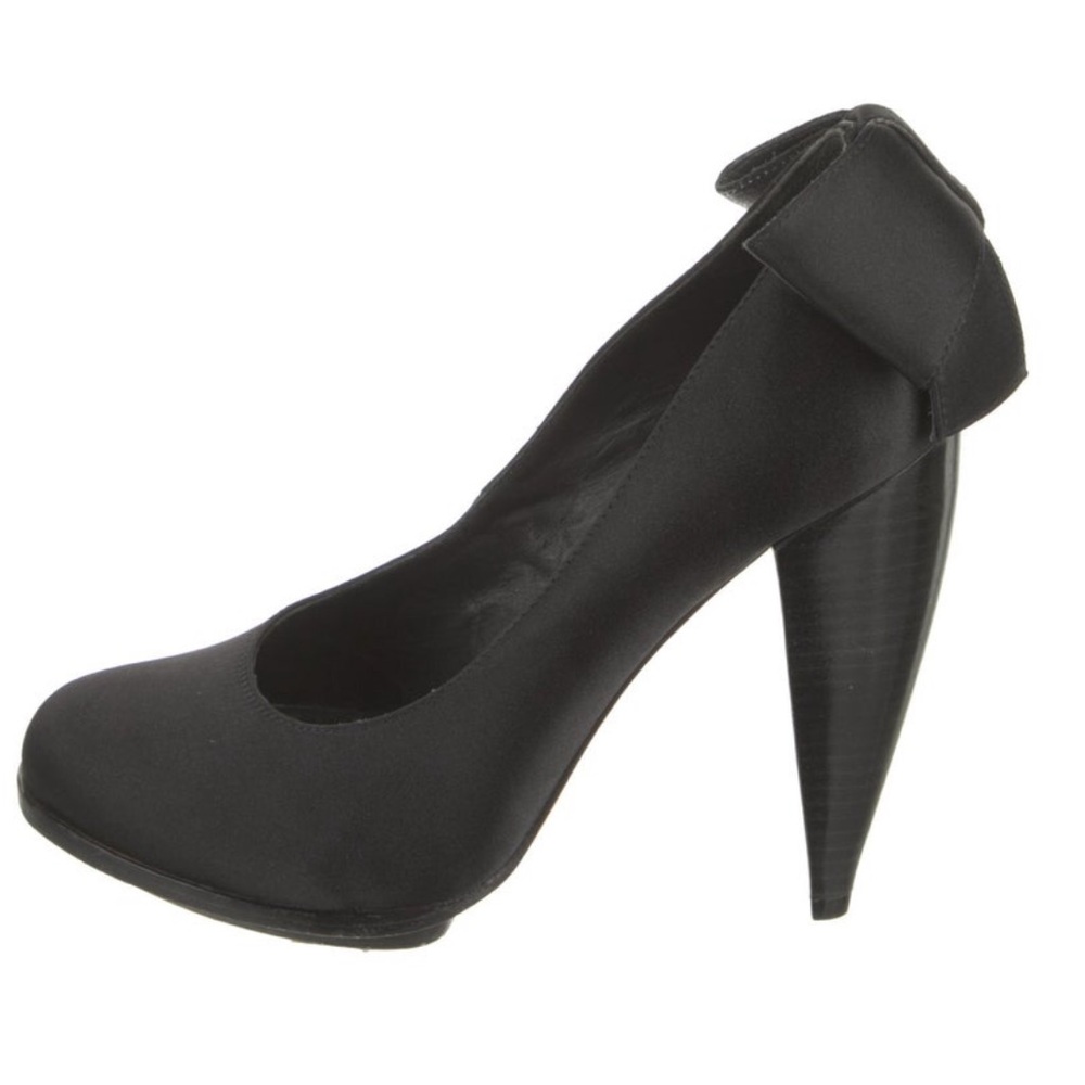 Alice + Olivia Bow Accent Pumps
